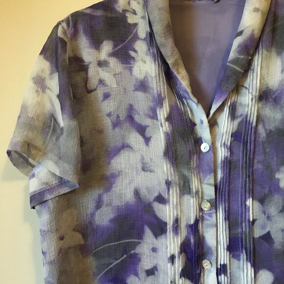 Chiffon Floral Watercolour Short Sleeve Button Up Pintuck Shirt - Picture 3 of 16